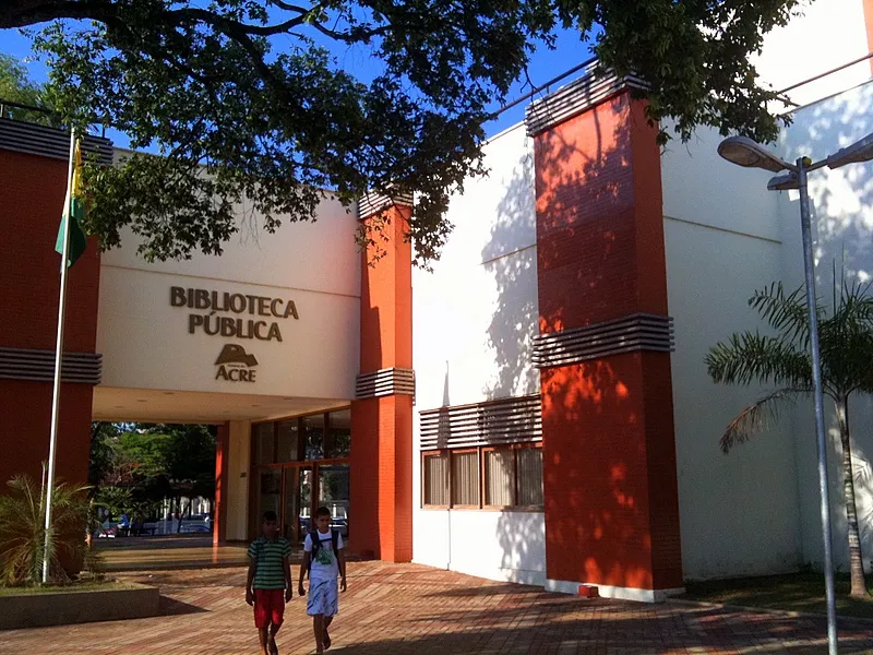 Fachada da Biblioteca Pública Estadual do Acre em Rio Branco
