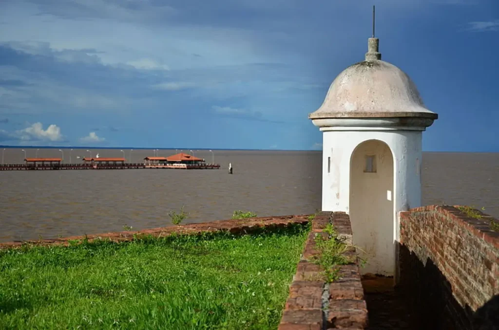 Guarita da Fortaleza de São José de Macapá com vista para o rio Amazonas
