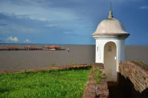 Guarita da Fortaleza de São José de Macapá com vista para o rio Amazonas