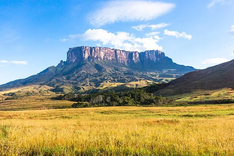 Vista do Monte Roraima, no Parque Nacional do Monte Roraima, fronteira entre Brasil, Venezuela e Guiana