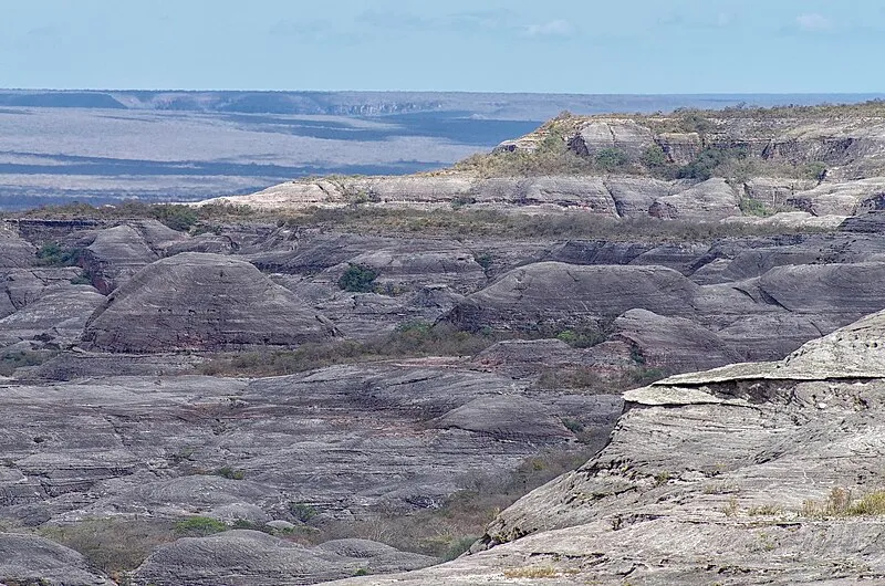 Vista do Parque Nacional da Serra das Confusões com formações rochosas no Piauí