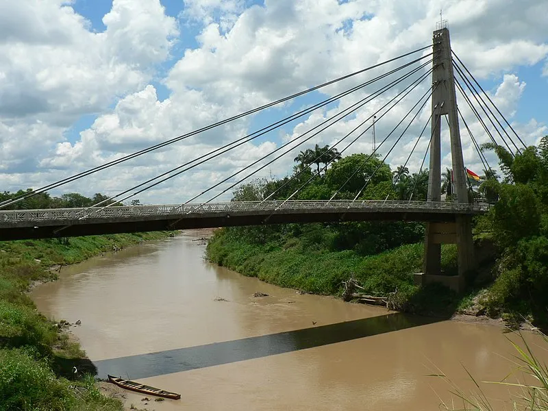 Ponte estaiada ligando Brasiléia, no Acre, à cidade boliviana de Cobija