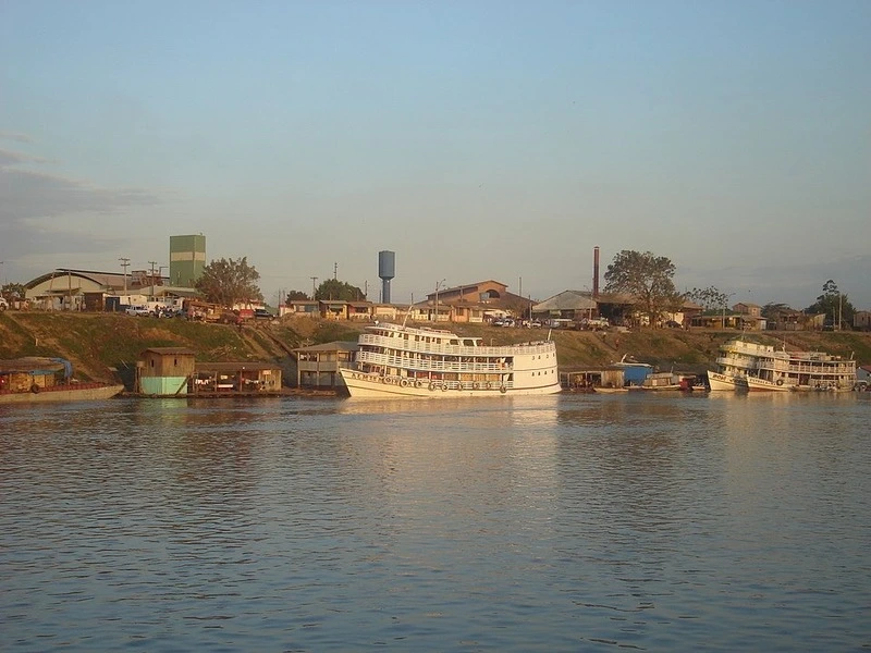 Porto do Cai n’Água em Porto Velho, Rondônia, às margens do rio Madeira