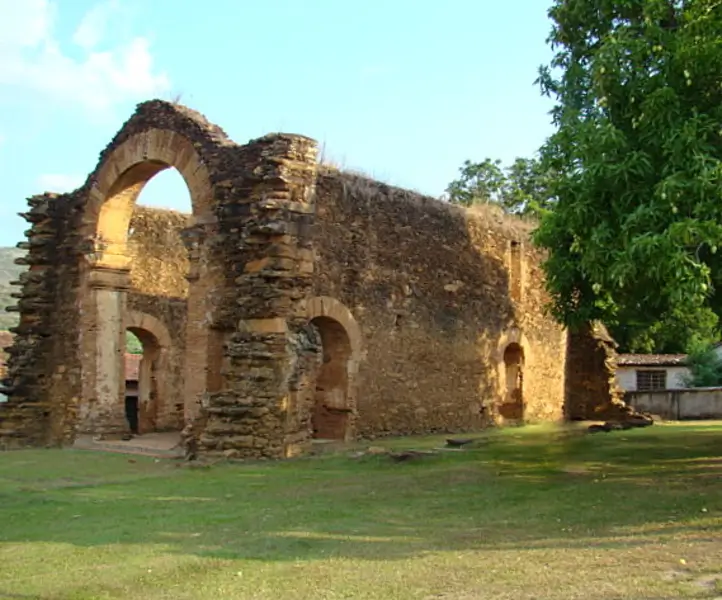Ruínas históricas da antiga igreja em Natividade, Tocantins