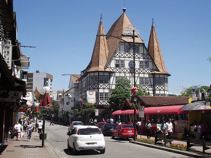 Fachada em estilo germânico no centro histórico de Blumenau, Santa Catarina