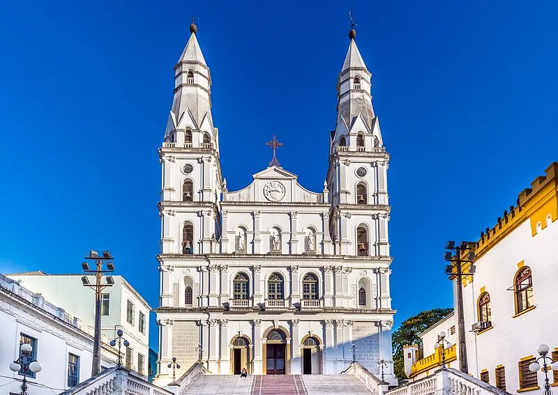 Fachada da Igreja Nossa Senhora das Dores em Porto Alegre