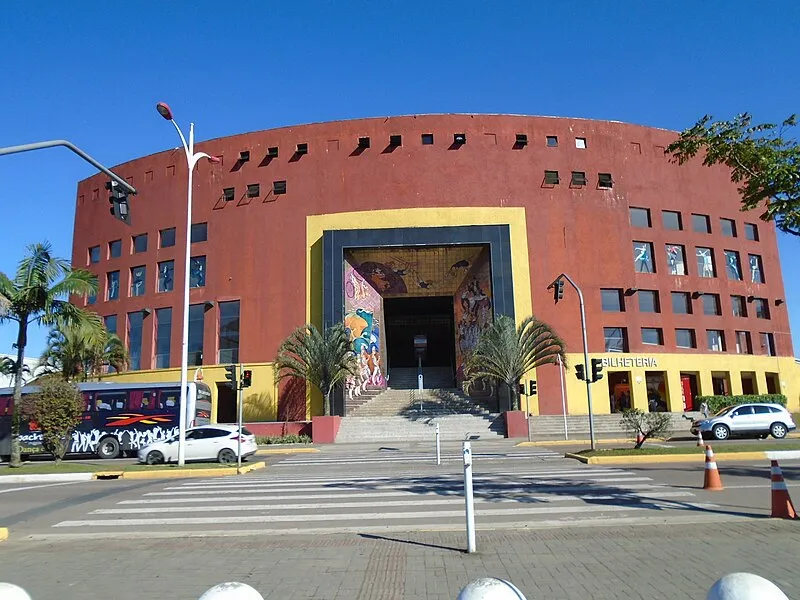Fachada do Complexo Centreventos Cau Hansen em Joinville, Santa Catarina