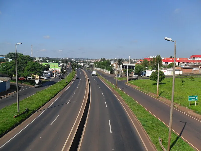 Trecho da rodovia BR-365 em Uberlândia, Minas Gerais