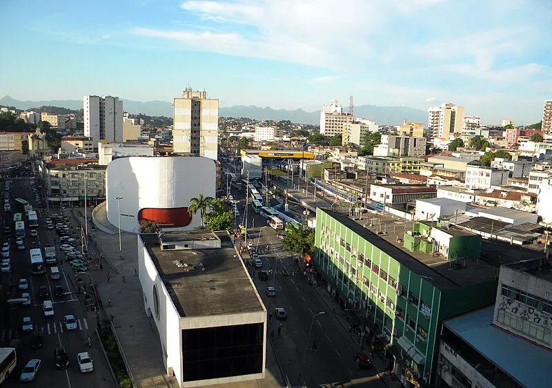 Vista aérea da Praça do Pacificador no centro de Duque de Caxias, Rio de Janeiro
