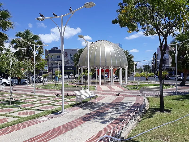 Praça Rodolfo Fernandes, ponto central e histórico de Mossoró, RN