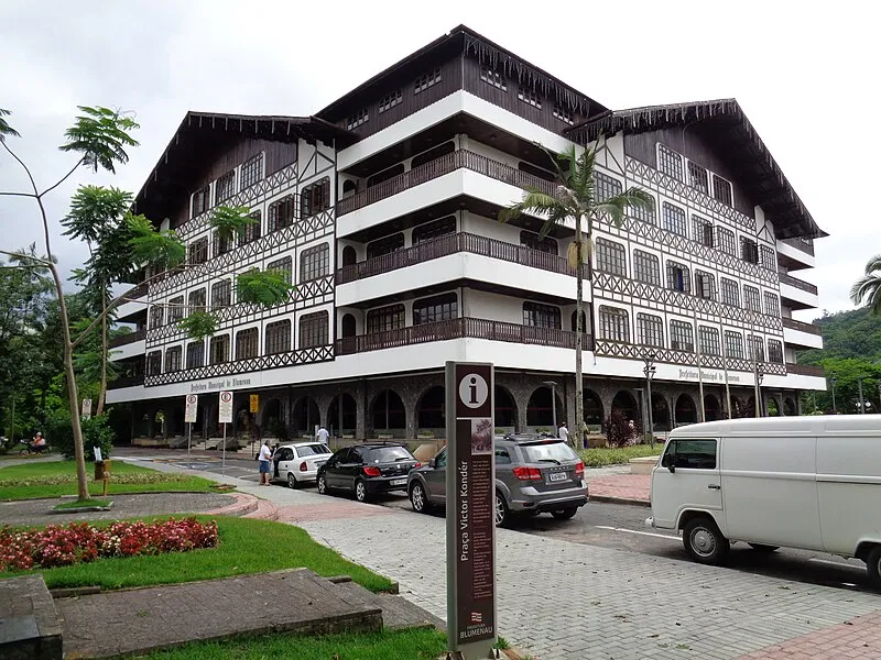 Prédio da Prefeitura Municipal de Blumenau em estilo enxaimel
