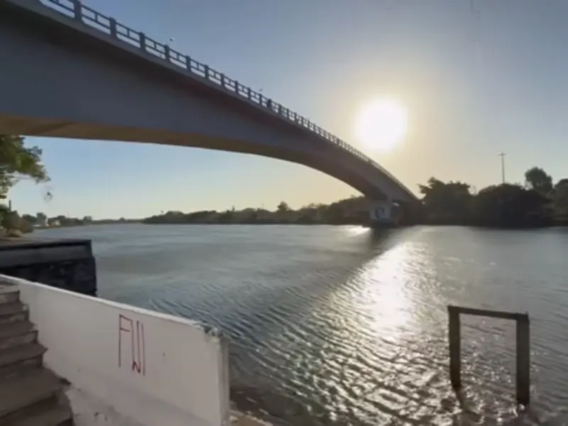Ponte sobre o Rio Parnaíba ao entardecer