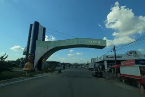 Portal de entrada da cidade de Itabaiana em Sergipe com a inscrição “Seja Bem-Vindo”