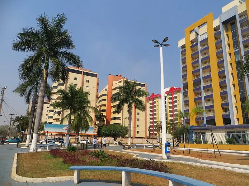 Prédios residenciais no centro de Caldas Novas Goiás