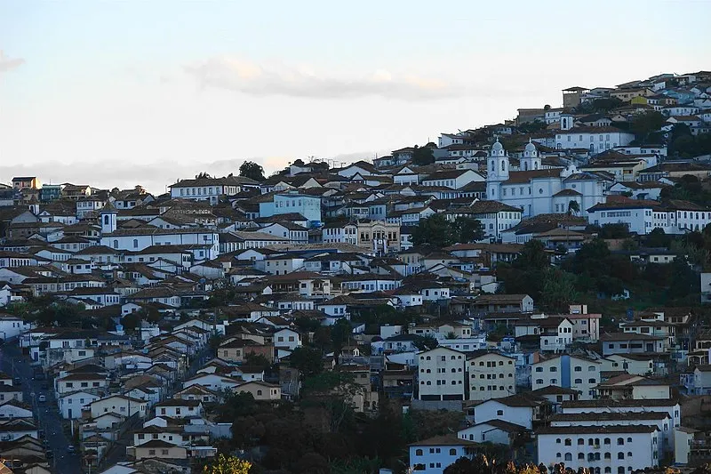 Vista panorâmica do centro histórico de Diamantina em Minas Gerais com casarios coloniais